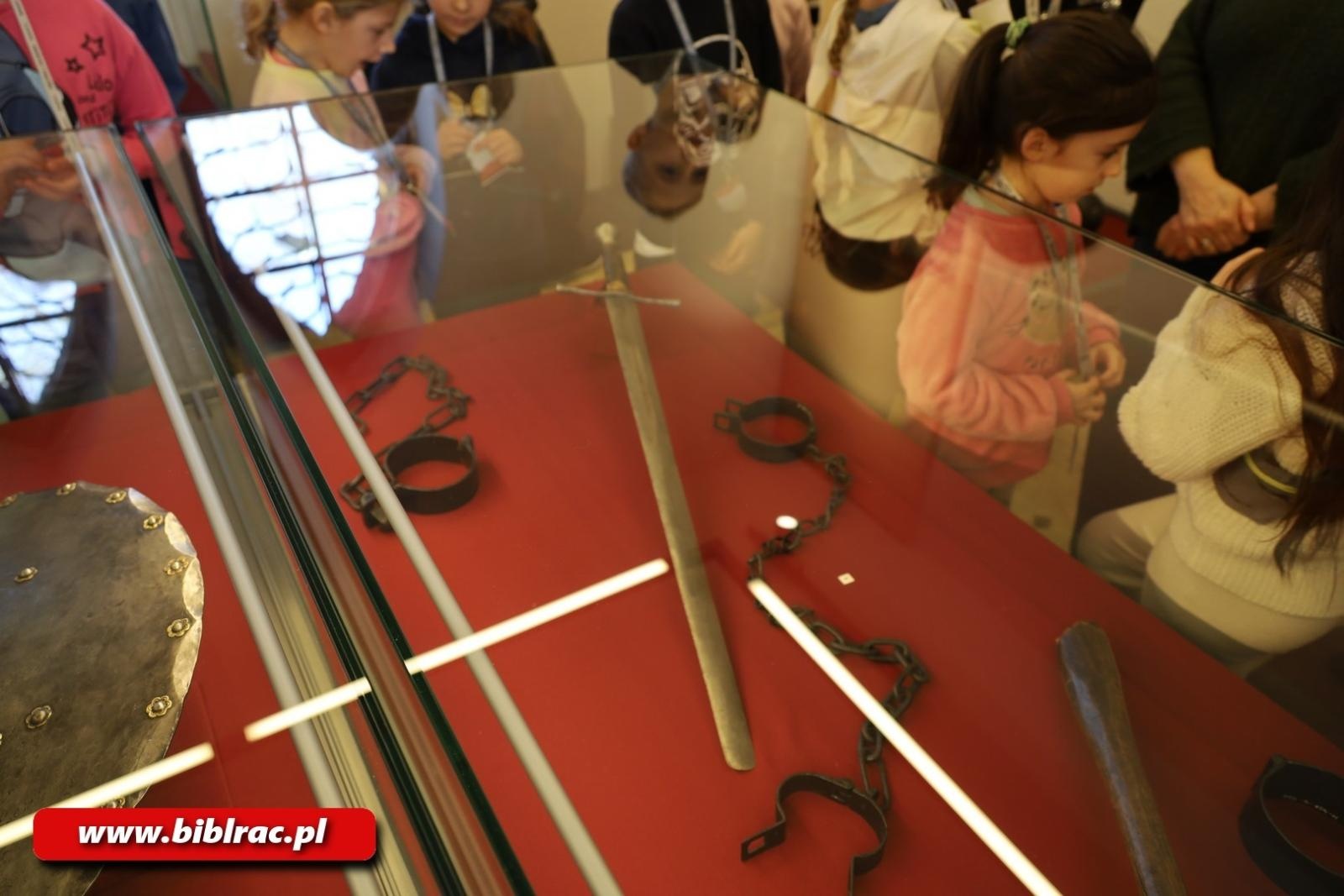 Zdjęcie w galerii na portalu naszraciborz.pl: Królewskie Ferie z biblioteką: wycieczka do Muzeum w Raciborzu wiadomości z regionu