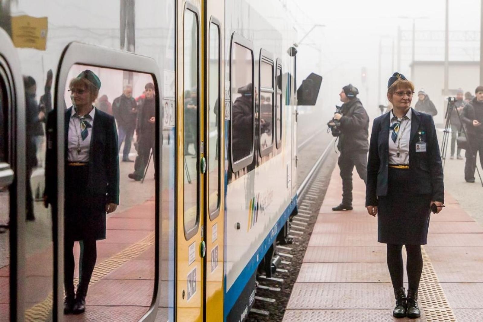 Zdjęcie w galerii na portalu naszraciborz.pl: Impuls 2 - nowoczesny pociąg Kolei Śląskich kursuje na trasie do Raciborza [FOTO] wiadomości z regionu