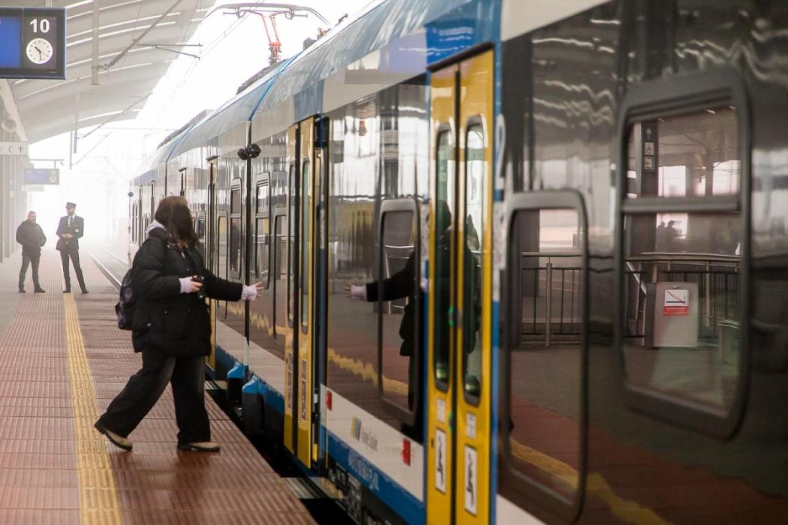 Zdjęcie w galerii na portalu naszraciborz.pl: Impuls 2 - nowoczesny pociąg Kolei Śląskich kursuje na trasie do Raciborza [FOTO] wiadomości z regionu