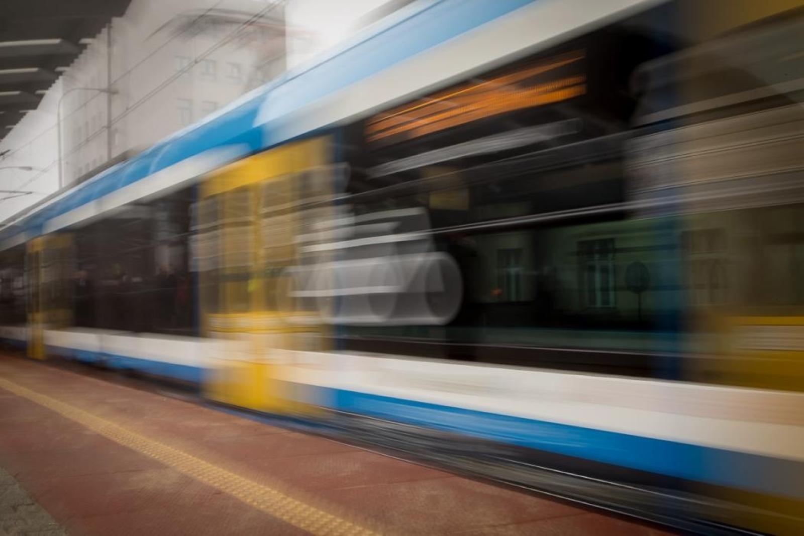 Zdjęcie w galerii na portalu naszraciborz.pl: Impuls 2 - nowoczesny pociąg Kolei Śląskich kursuje na trasie do Raciborza [FOTO] wiadomości z regionu