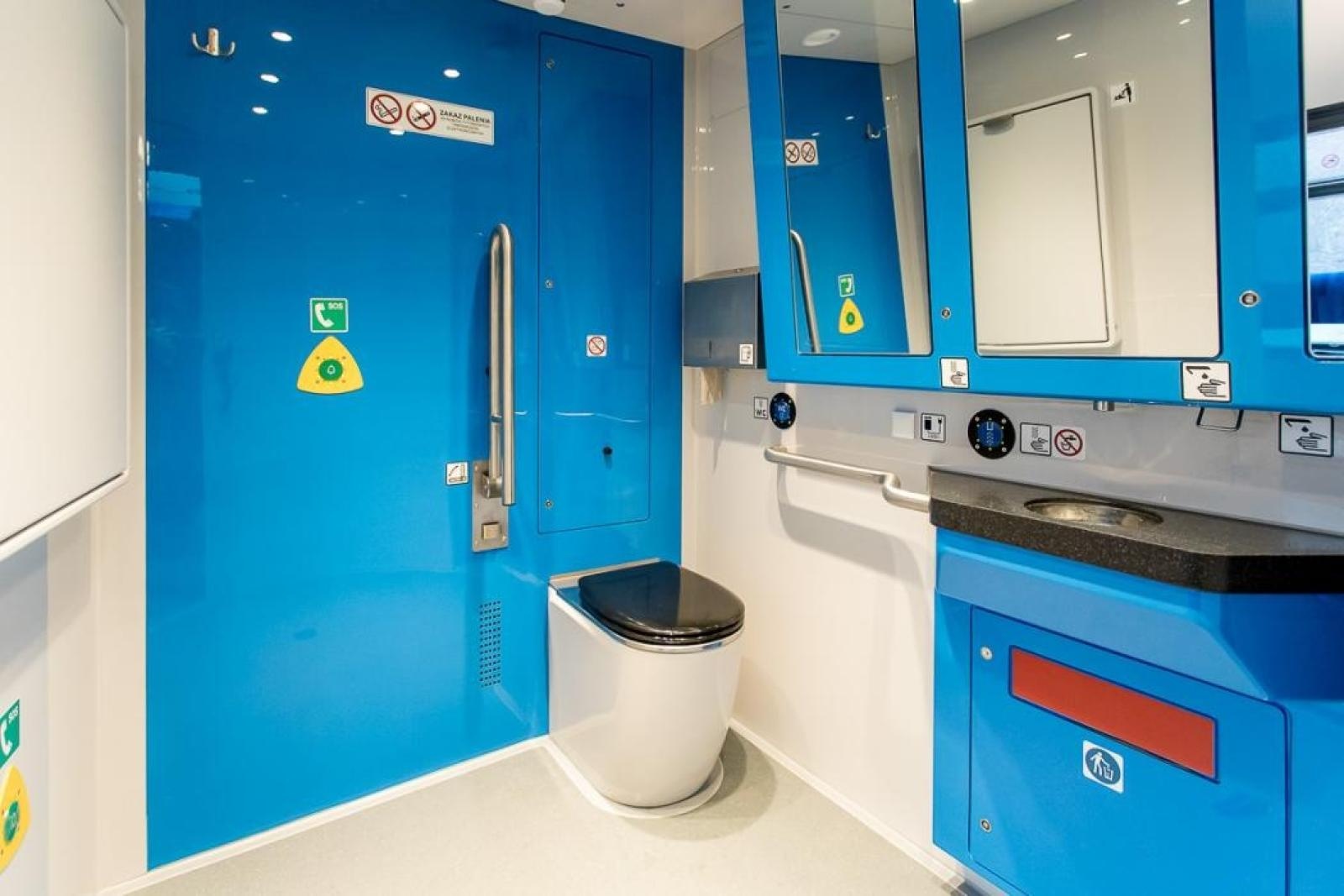 Zdjęcie w galerii na portalu naszraciborz.pl: Impuls 2 - nowoczesny pociąg Kolei Śląskich kursuje na trasie do Raciborza [FOTO] wiadomości z regionu