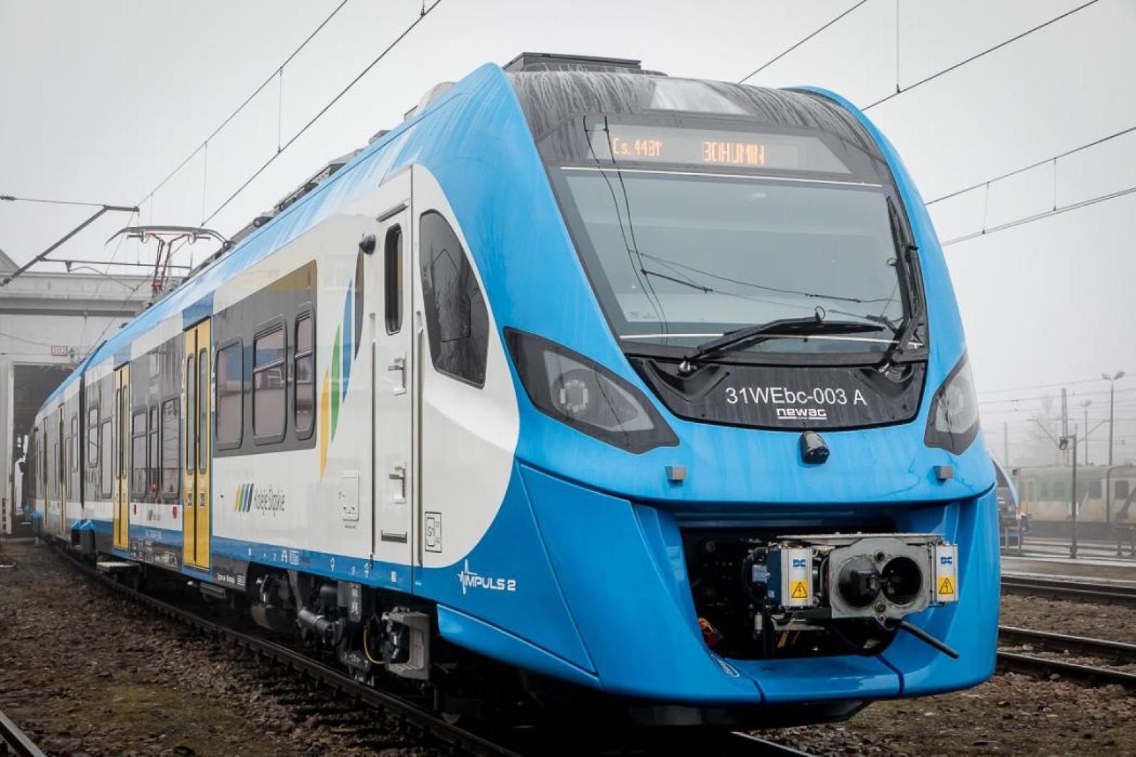 Zdjęcie w galerii na portalu naszraciborz.pl: Impuls 2 - nowoczesny pociąg Kolei Śląskich kursuje na trasie do Raciborza [FOTO] wiadomości z regionu