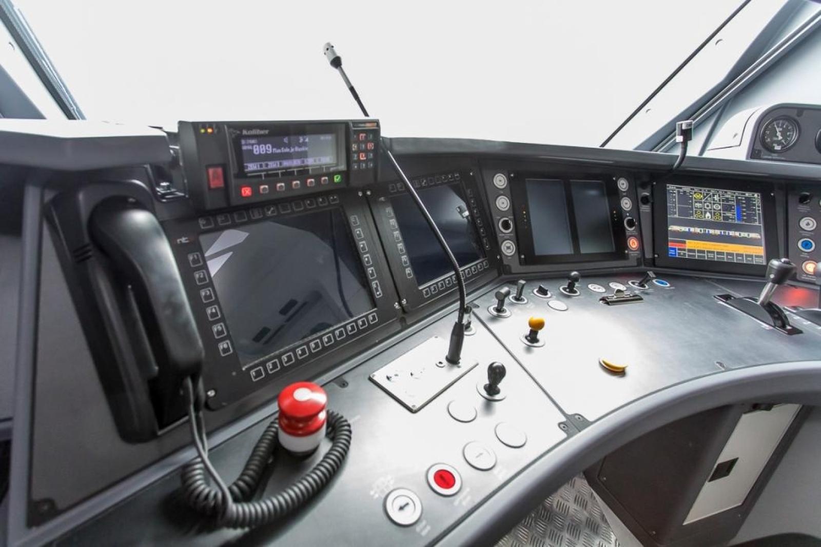 Zdjęcie w galerii na portalu naszraciborz.pl: Impuls 2 - nowoczesny pociąg Kolei Śląskich kursuje na trasie do Raciborza [FOTO] wiadomości z regionu