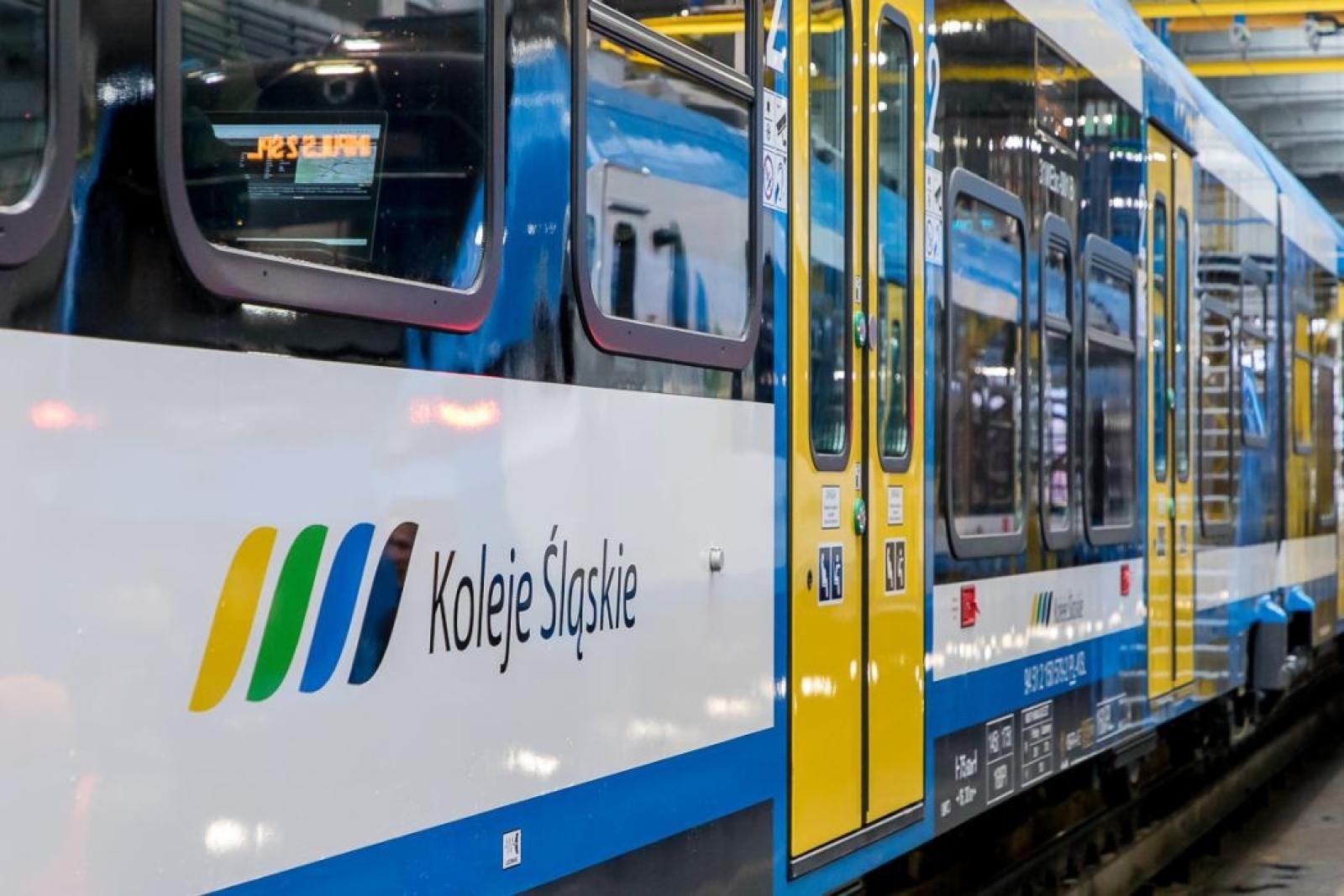 Zdjęcie w galerii na portalu naszraciborz.pl: Impuls 2 - nowoczesny pociąg Kolei Śląskich kursuje na trasie do Raciborza [FOTO] wiadomości z regionu