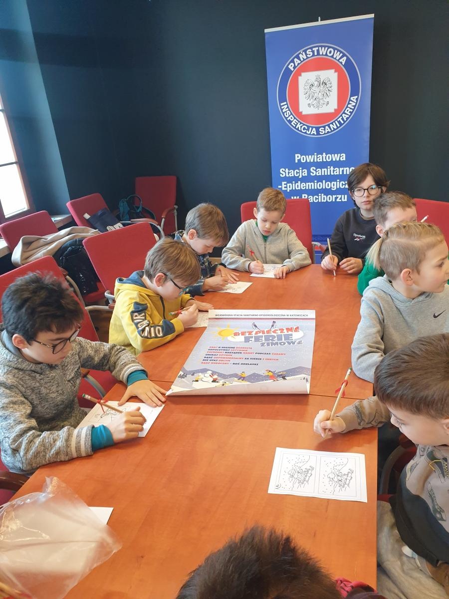 Zdjęcie w galerii na portalu naszraciborz.pl: Półmetek Bezpiecznych Ferii 2025 z Sanepidem wiadomości z regionu