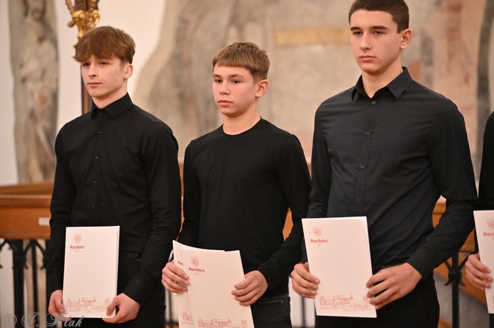 Zdjęcie w galerii na portalu naszraciborz.pl: Najlepsi sportowcy i trenerzy uhonorowani podczas gali w Muzeum wiadomości z regionu