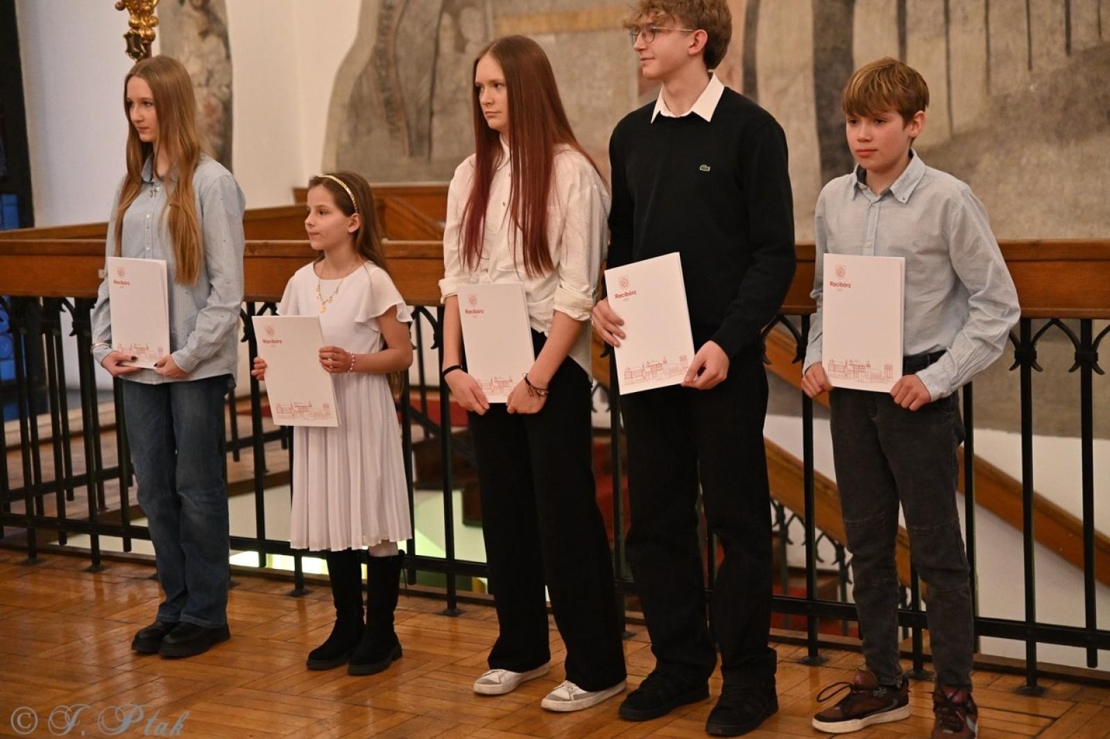 Zdjęcie w galerii na portalu naszraciborz.pl: Najlepsi sportowcy i trenerzy uhonorowani podczas gali w Muzeum wiadomości z regionu