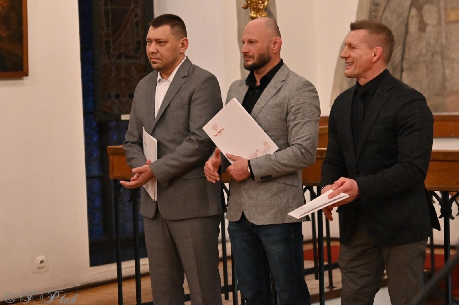 Zdjęcie w galerii na portalu naszraciborz.pl: Najlepsi sportowcy i trenerzy uhonorowani podczas gali w Muzeum wiadomości z regionu