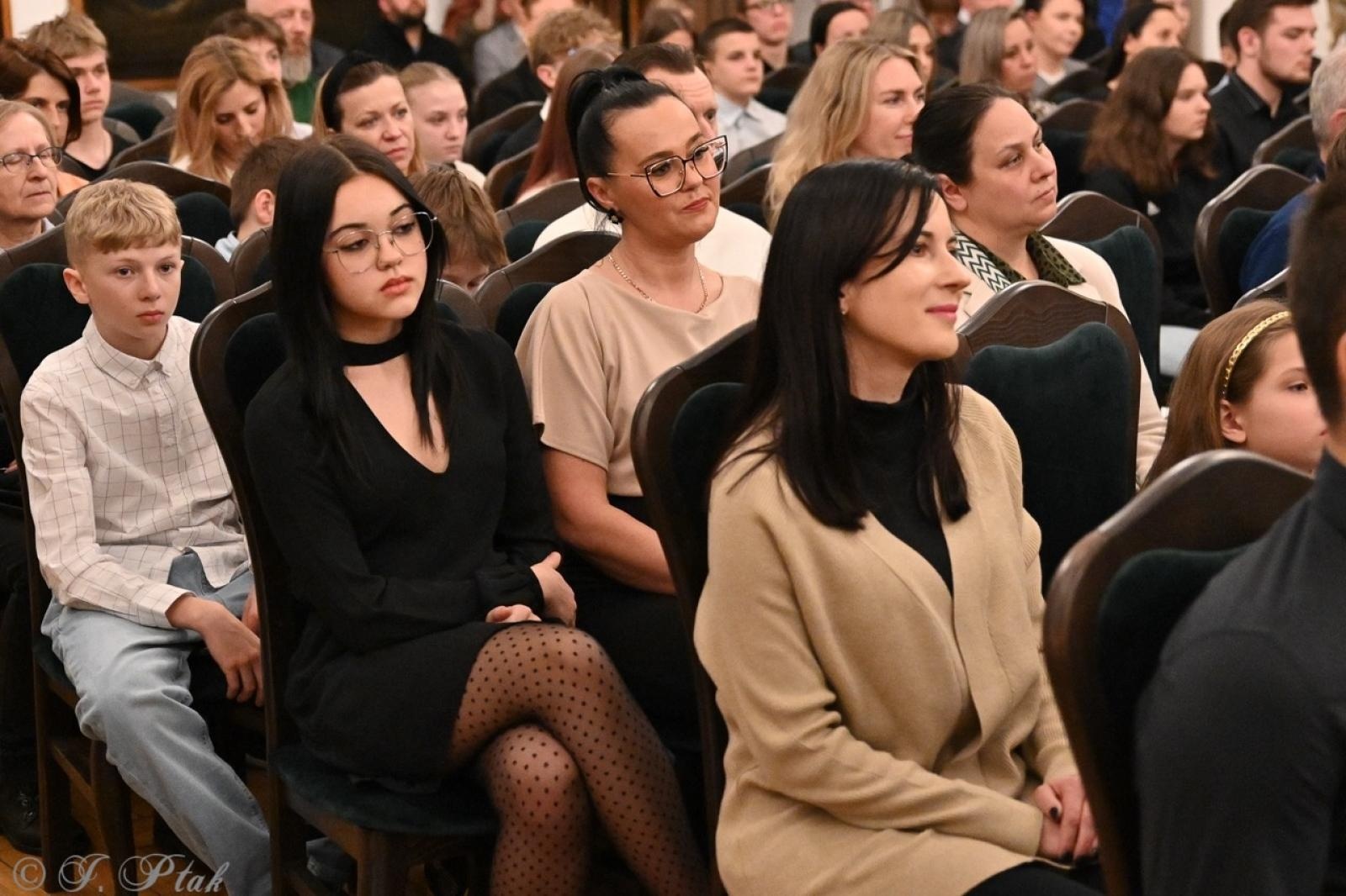 Zdjęcie w galerii na portalu naszraciborz.pl: Najlepsi sportowcy i trenerzy uhonorowani podczas gali w Muzeum wiadomości z regionu