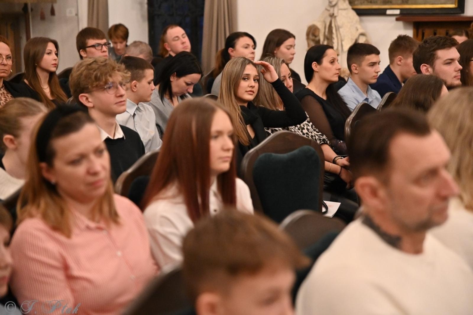 Zdjęcie w galerii na portalu naszraciborz.pl: Najlepsi sportowcy i trenerzy uhonorowani podczas gali w Muzeum wiadomości z regionu