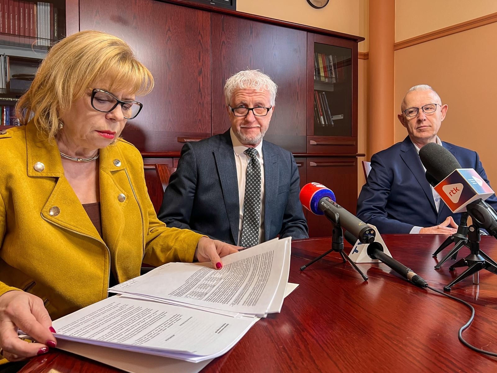 Zdjęcie w galerii na portalu naszraciborz.pl: Strata i rosnące długi. Prezydent i posłanka jadą do minister zdrowia rozmawiać o przyszłości krwiodawstwa wiadomości z regionu