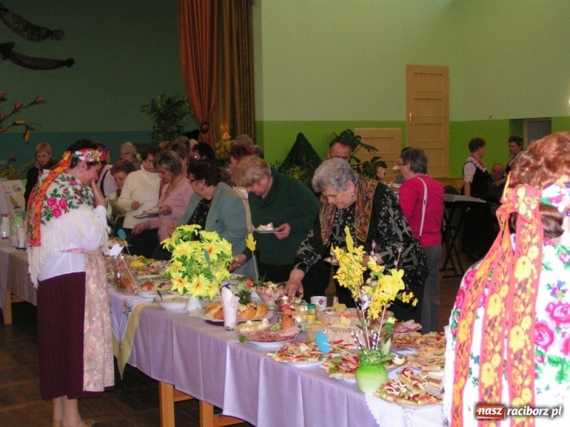 Zdjęcie w galerii na portalu naszraciborz.pl: Kiermasz z Rzuchowiankami w Kobyli wiadomości z regionu