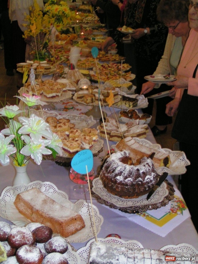 Zdjęcie w galerii na portalu naszraciborz.pl: Kiermasz z Rzuchowiankami w Kobyli wiadomości z regionu