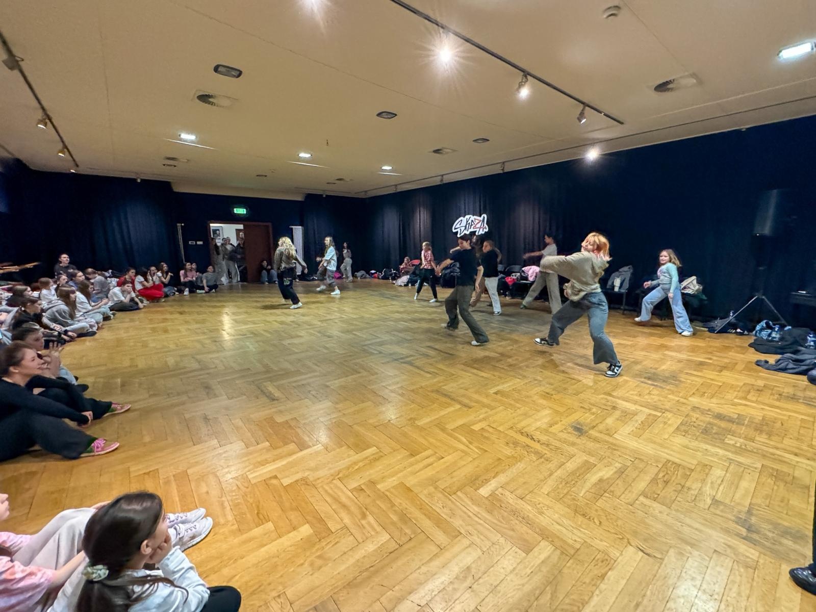 Zdjęcie w galerii na portalu naszraciborz.pl: Twórczy i taneczny pierwszy tydzień ferii z Raciborskim Centrum Kultury wiadomości z regionu