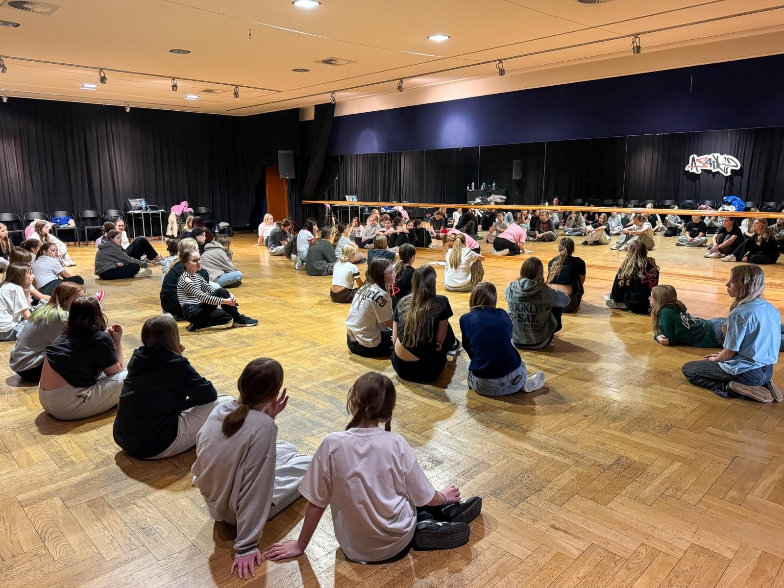 Zdjęcie w galerii na portalu naszraciborz.pl: Twórczy i taneczny pierwszy tydzień ferii z Raciborskim Centrum Kultury wiadomości z regionu