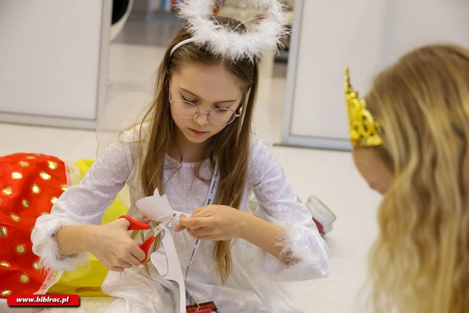 Zdjęcie w galerii na portalu naszraciborz.pl: Bal na Królewskim Dworze - ferie w bibliotece wiadomości z regionu