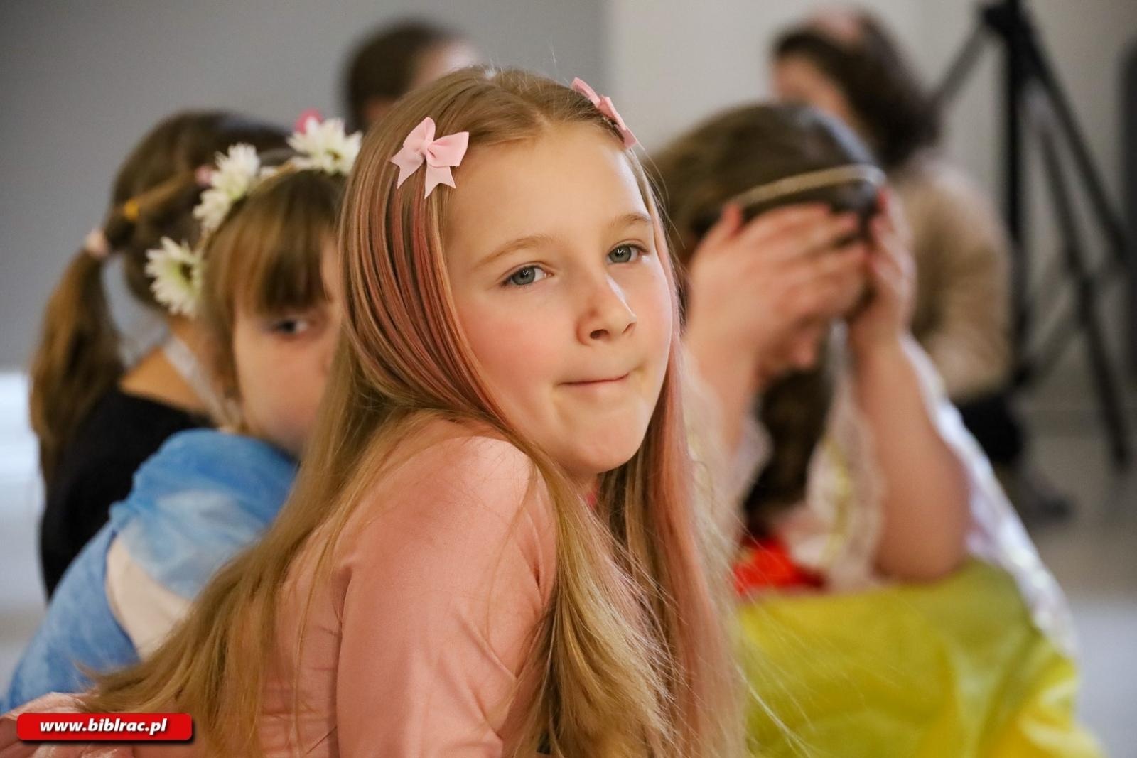 Zdjęcie w galerii na portalu naszraciborz.pl: Bal na Królewskim Dworze - ferie w bibliotece wiadomości z regionu