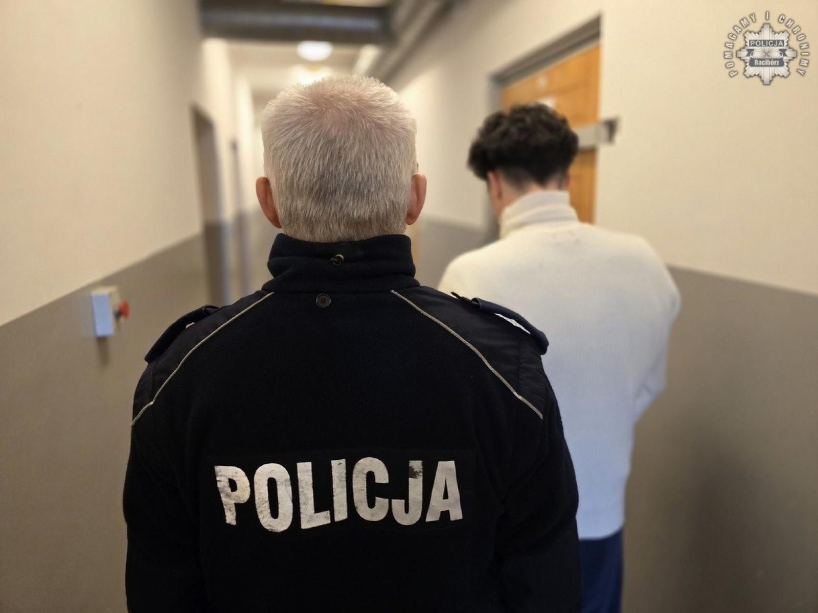 Zdjęcie w galerii na portalu naszraciborz.pl: Brutalny napad dla kilku piw – sprawcy szybko zatrzymani przez policję [FOTO] wiadomości z regionu