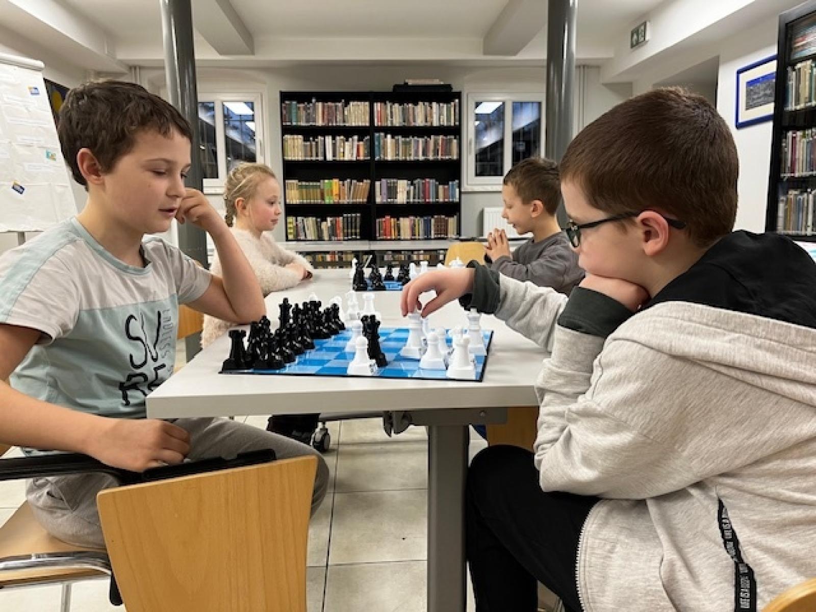 Zdjęcie w galerii na portalu naszraciborz.pl: Na wiosnę… wybierz biblioteczne kluby wiadomości z regionu