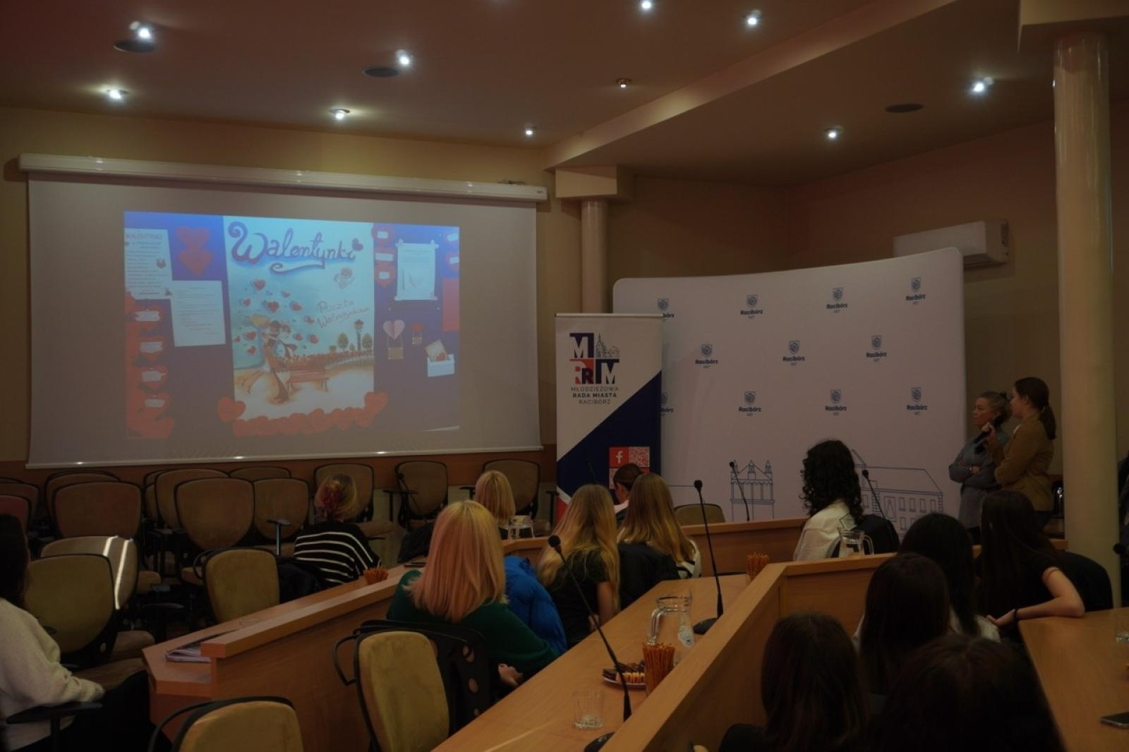 Zdjęcie w galerii na portalu naszraciborz.pl: Młodzieżowe samorządy na jednej scenie – liga uczniowska w Raciborzu wiadomości z regionu