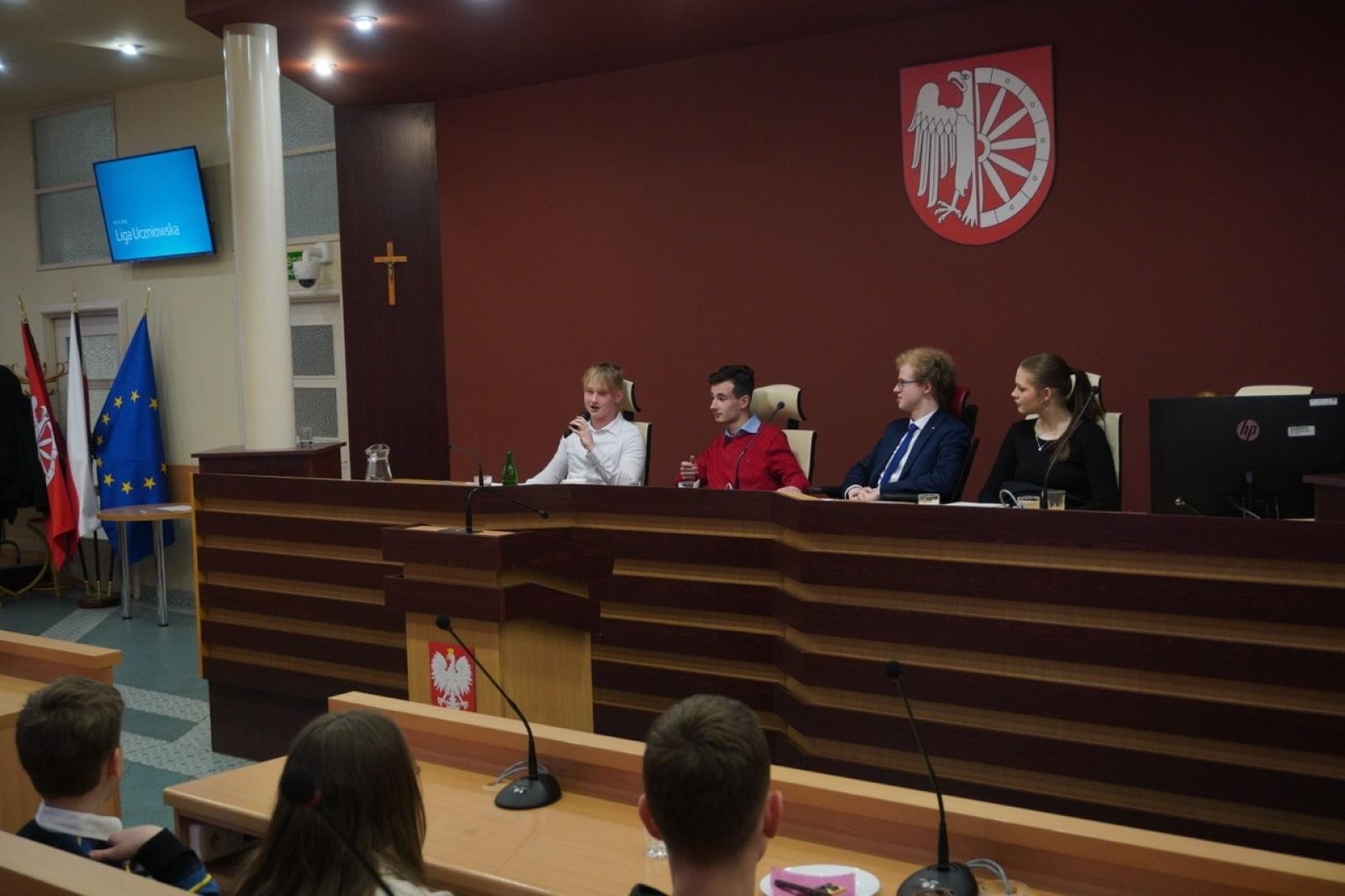 Zdjęcie w galerii na portalu naszraciborz.pl: Młodzieżowe samorządy na jednej scenie – liga uczniowska w Raciborzu wiadomości z regionu