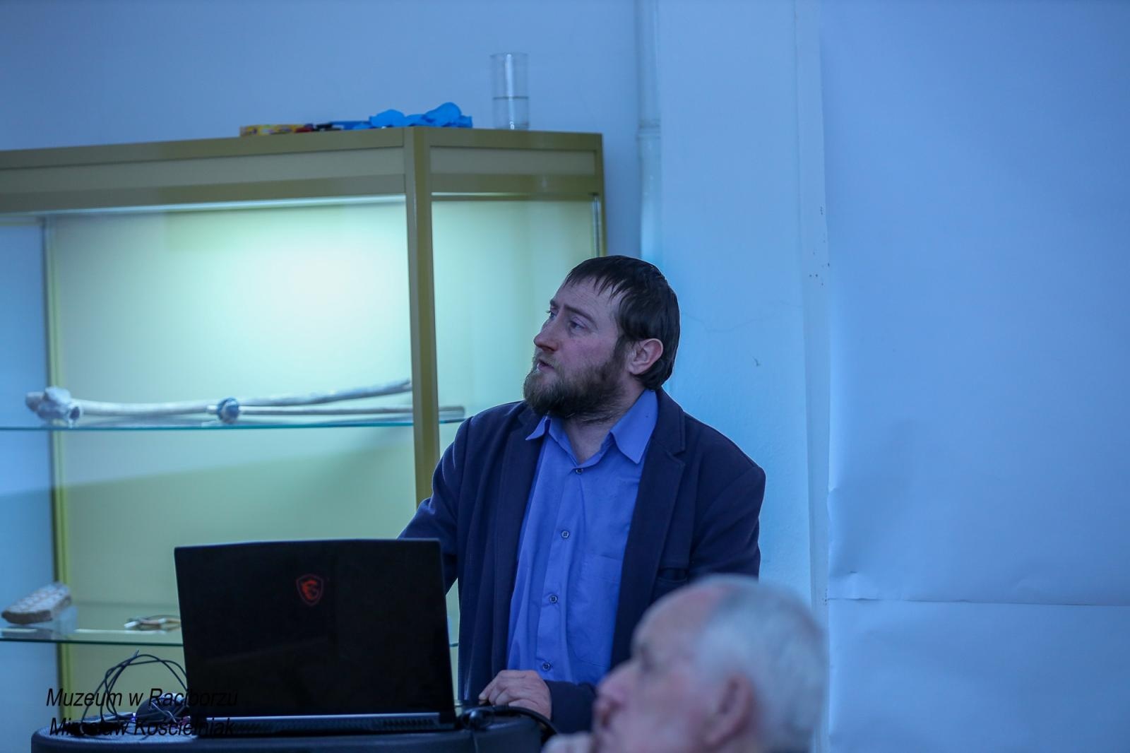 Zdjęcie w galerii na portalu naszraciborz.pl: Spotkanie z zabytkami: paleolityczna sztuka naskalna wiadomości z regionu