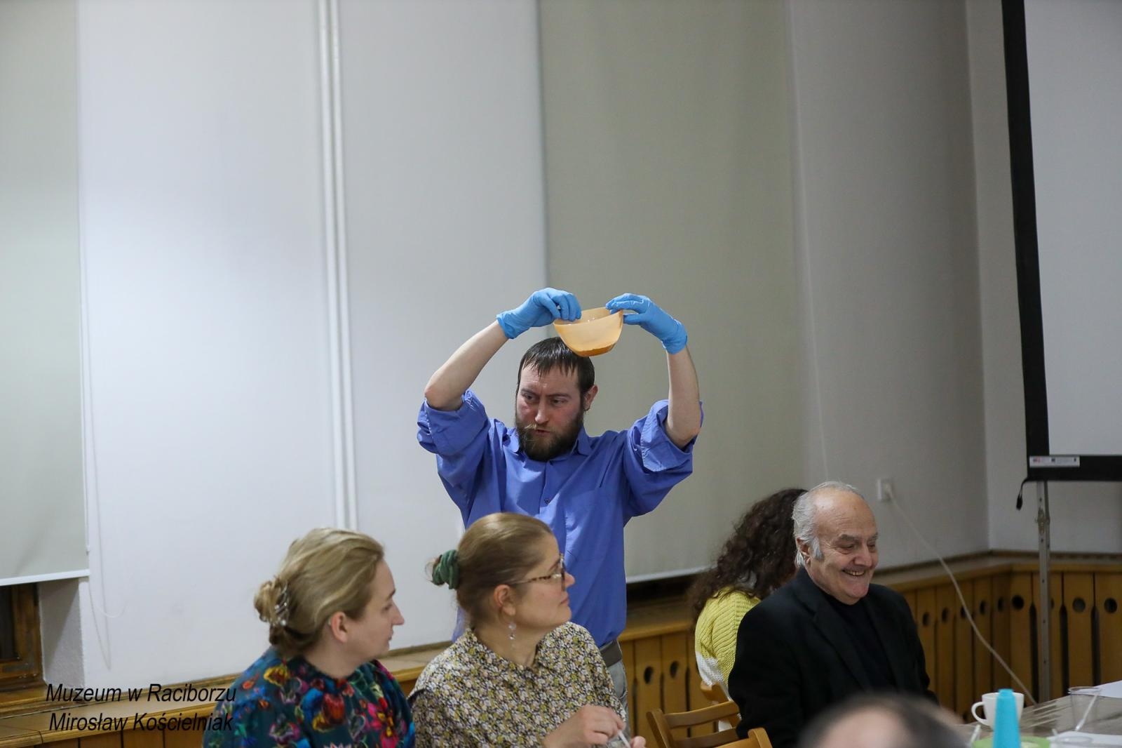 Zdjęcie w galerii na portalu naszraciborz.pl: Spotkanie z zabytkami: paleolityczna sztuka naskalna wiadomości z regionu