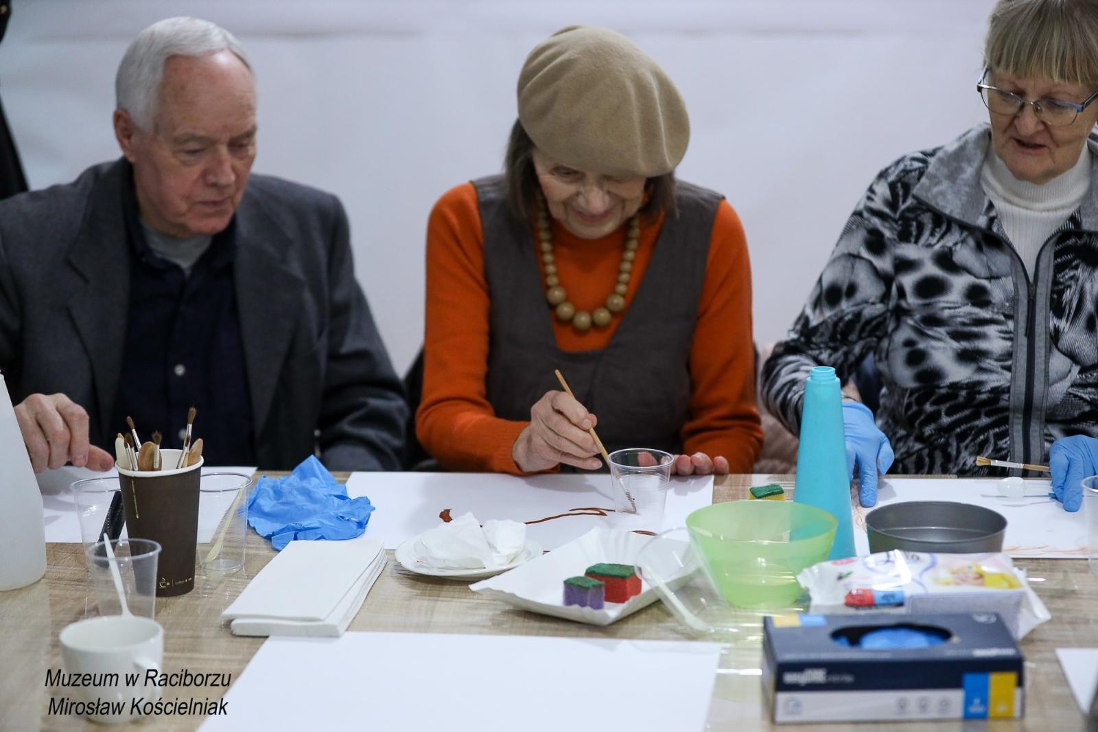 Zdjęcie w galerii na portalu naszraciborz.pl: Spotkanie z zabytkami: paleolityczna sztuka naskalna wiadomości z regionu