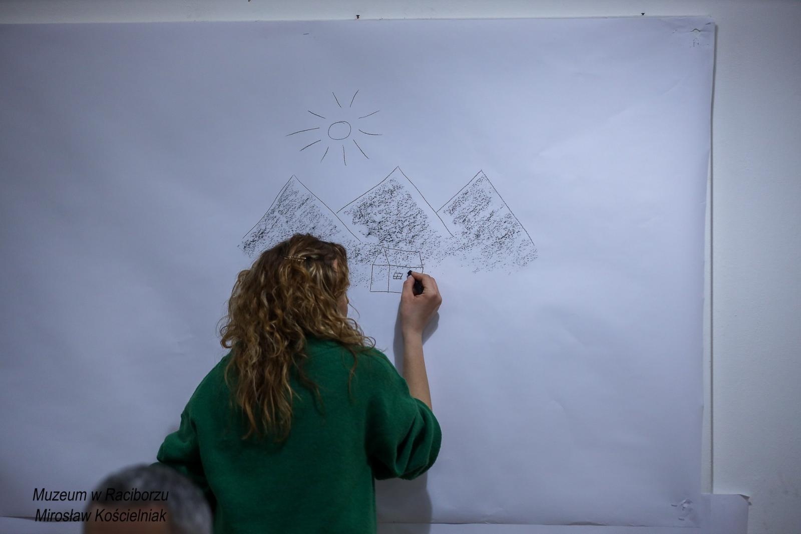 Zdjęcie w galerii na portalu naszraciborz.pl: Spotkanie z zabytkami: paleolityczna sztuka naskalna wiadomości z regionu