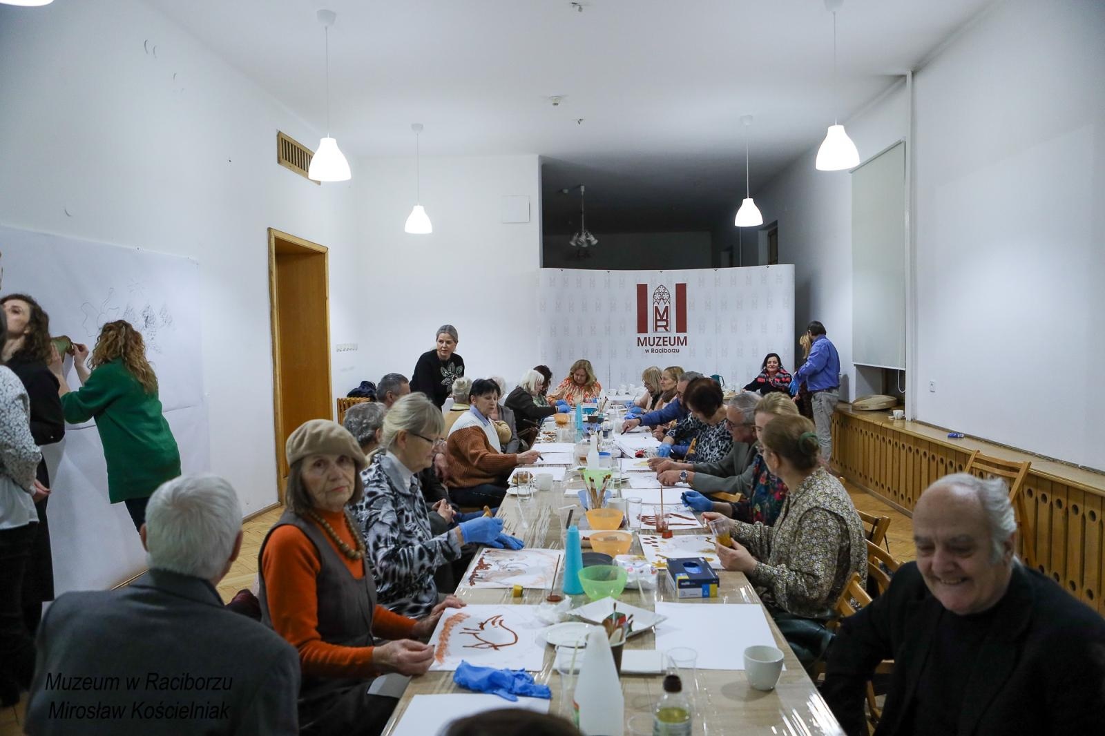 Zdjęcie w galerii na portalu naszraciborz.pl: Spotkanie z zabytkami: paleolityczna sztuka naskalna wiadomości z regionu