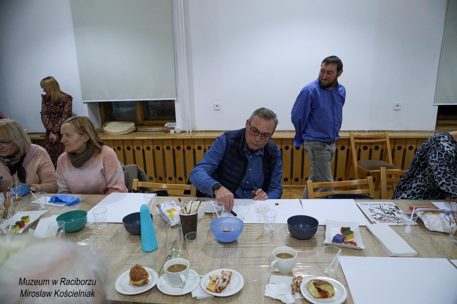 Zdjęcie w galerii na portalu naszraciborz.pl: Spotkanie z zabytkami: paleolityczna sztuka naskalna wiadomości z regionu