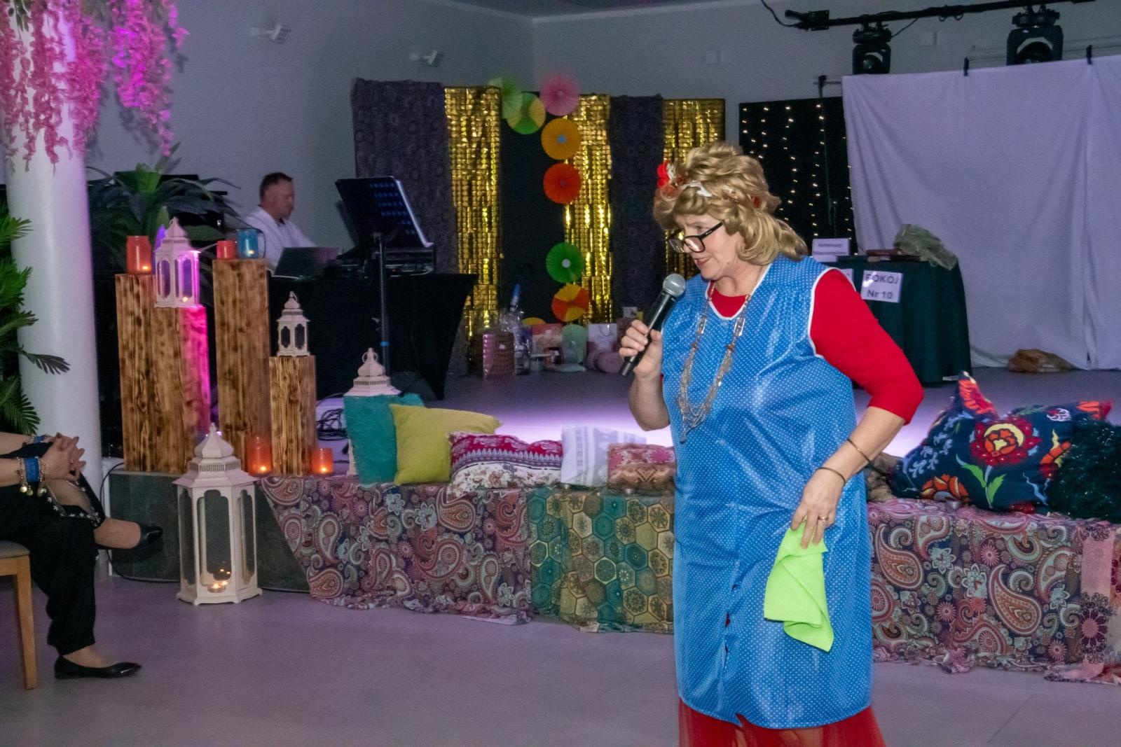 Zdjęcie w galerii na portalu naszraciborz.pl: W Tworkowie jak w Bollywood! Babski Comber w Roszarni [FOTO i WIDEO] wiadomości z regionu