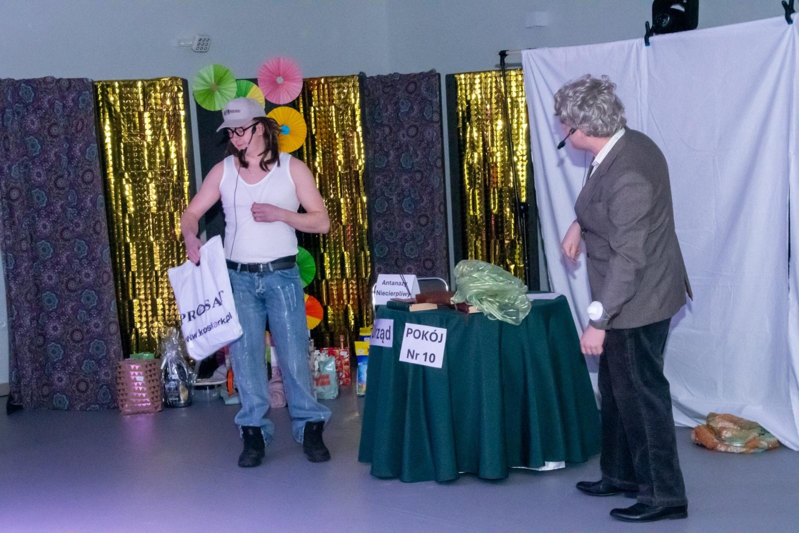 Zdjęcie w galerii na portalu naszraciborz.pl: W Tworkowie jak w Bollywood! Babski Comber w Roszarni [FOTO i WIDEO] wiadomości z regionu