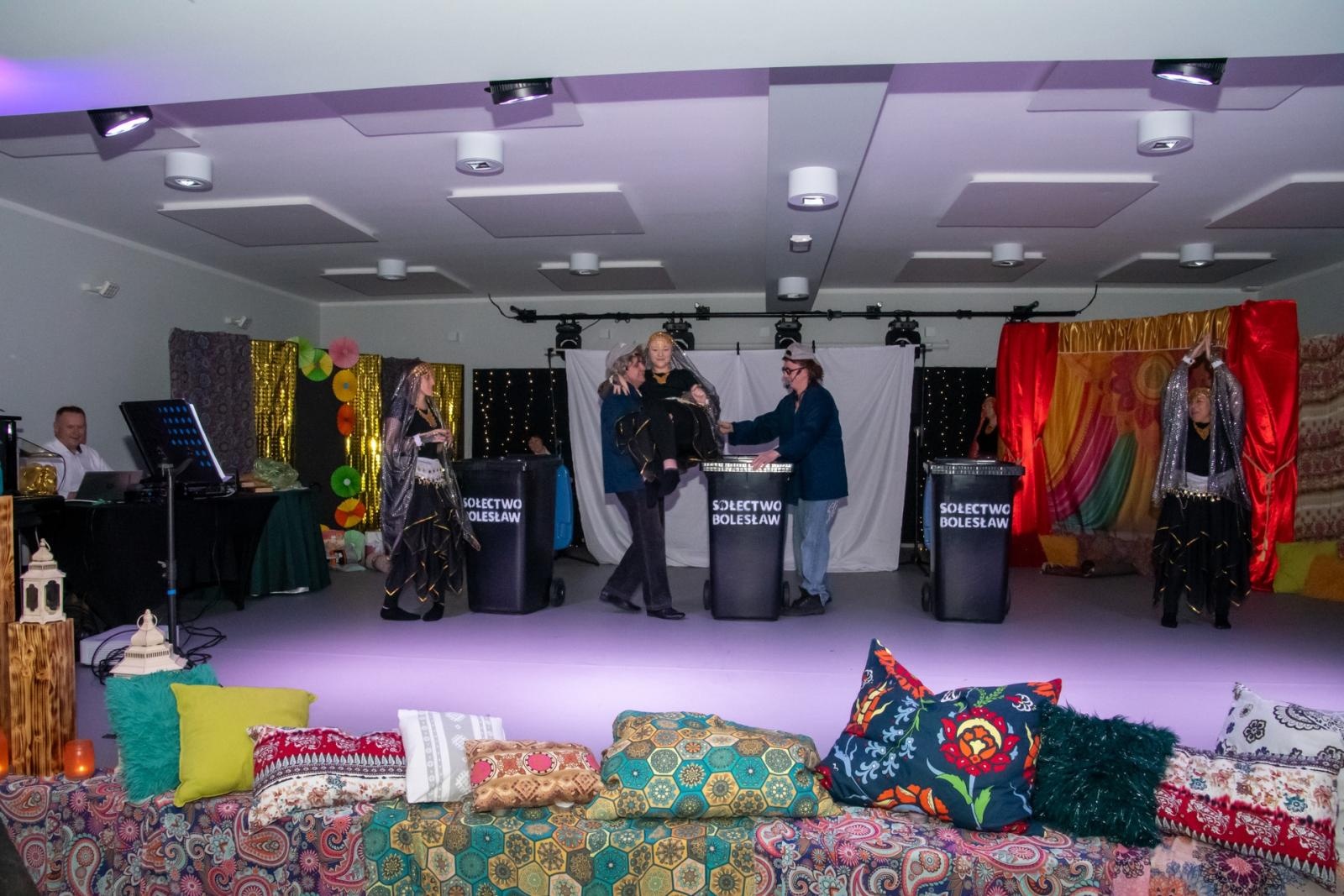 Zdjęcie w galerii na portalu naszraciborz.pl: W Tworkowie jak w Bollywood! Babski Comber w Roszarni [FOTO i WIDEO] wiadomości z regionu