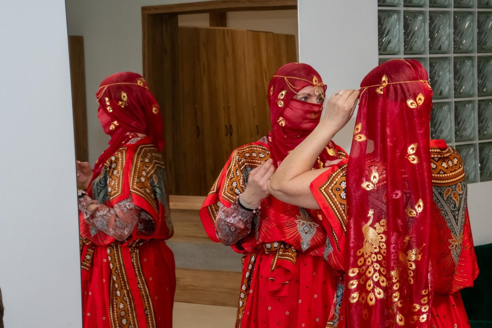 Zdjęcie w galerii na portalu naszraciborz.pl: W Tworkowie jak w Bollywood! Babski Comber w Roszarni [FOTO i WIDEO] wiadomości z regionu