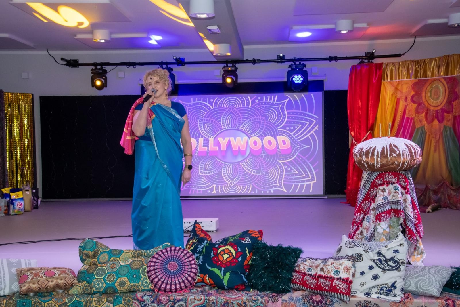 Zdjęcie w galerii na portalu naszraciborz.pl: W Tworkowie jak w Bollywood! Babski Comber w Roszarni [FOTO i WIDEO] wiadomości z regionu