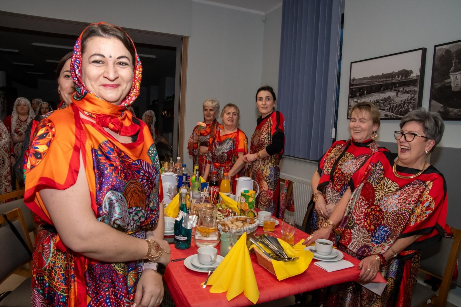 Zdjęcie w galerii na portalu naszraciborz.pl: W Tworkowie jak w Bollywood! Babski Comber w Roszarni [FOTO i WIDEO] wiadomości z regionu