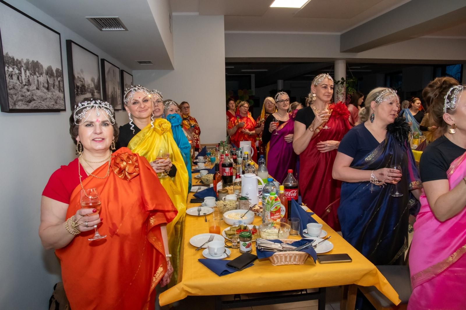 Zdjęcie w galerii na portalu naszraciborz.pl: W Tworkowie jak w Bollywood! Babski Comber w Roszarni [FOTO i WIDEO] wiadomości z regionu