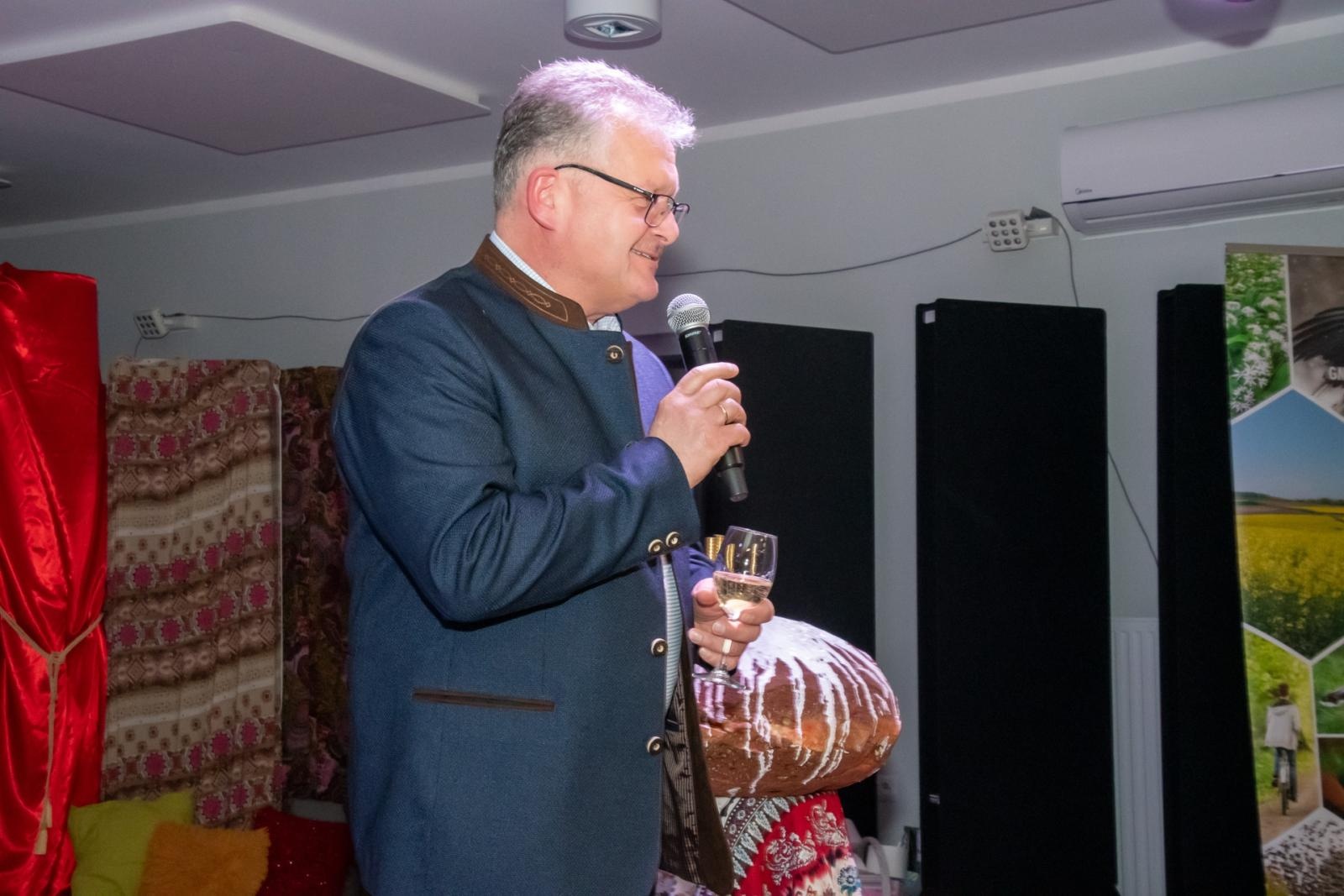 Zdjęcie w galerii na portalu naszraciborz.pl: W Tworkowie jak w Bollywood! Babski Comber w Roszarni [FOTO i WIDEO] wiadomości z regionu