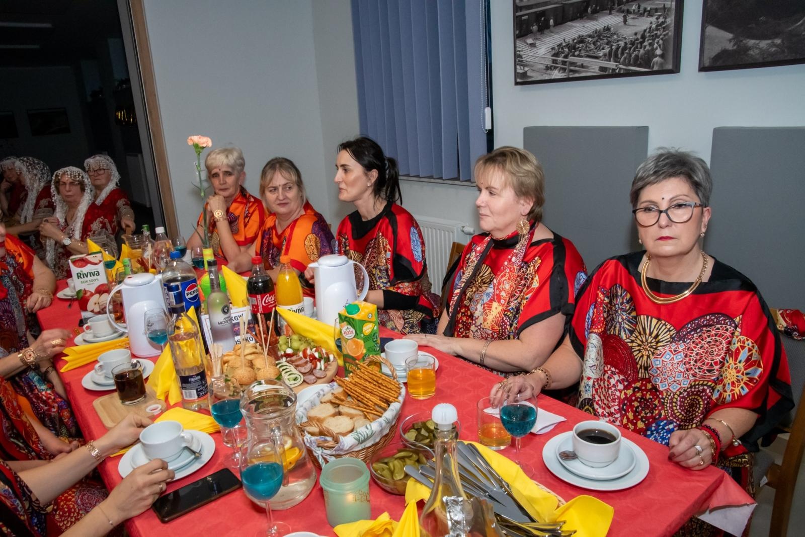 Zdjęcie w galerii na portalu naszraciborz.pl: W Tworkowie jak w Bollywood! Babski Comber w Roszarni [FOTO i WIDEO] wiadomości z regionu