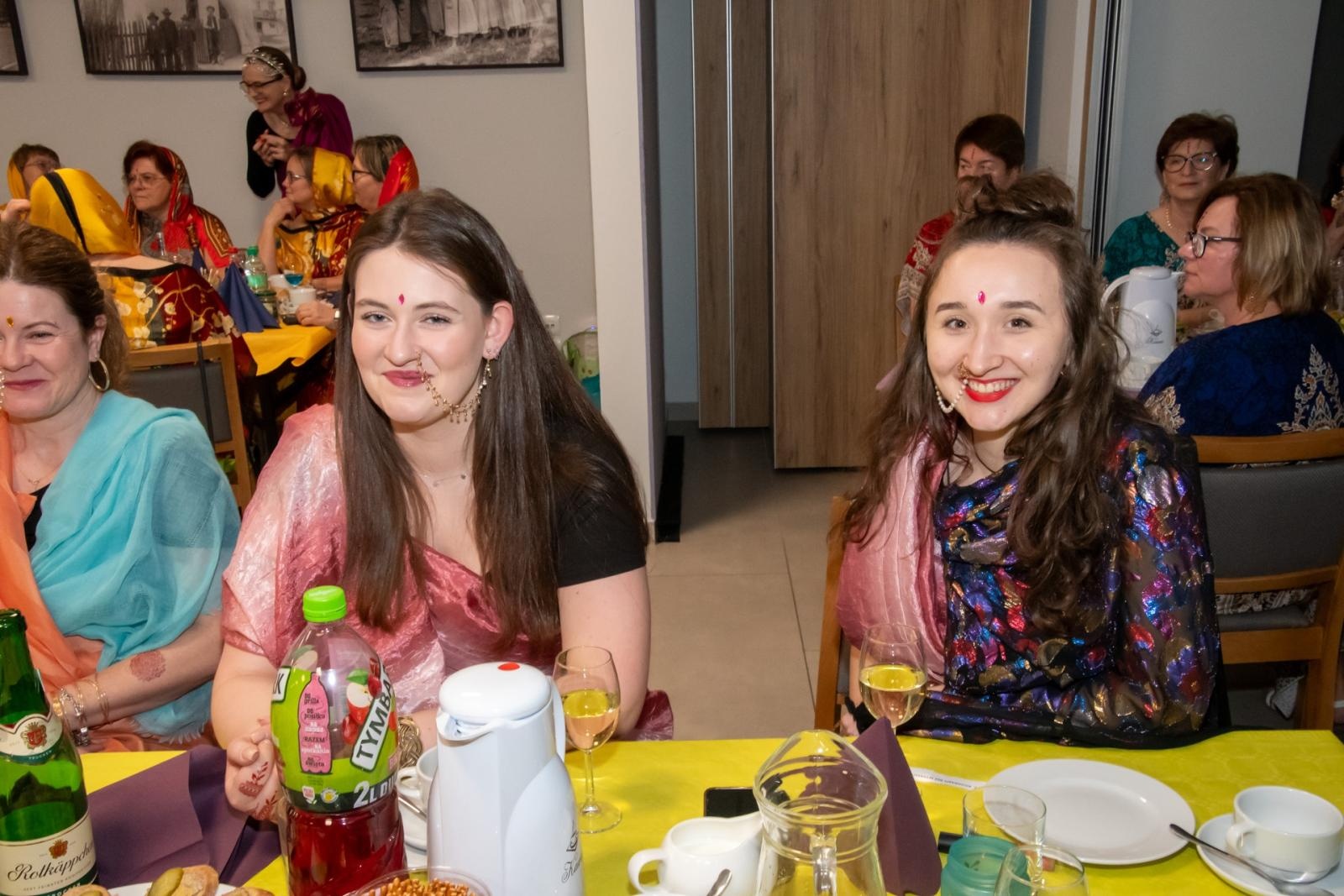 Zdjęcie w galerii na portalu naszraciborz.pl: W Tworkowie jak w Bollywood! Babski Comber w Roszarni [FOTO i WIDEO] wiadomości z regionu