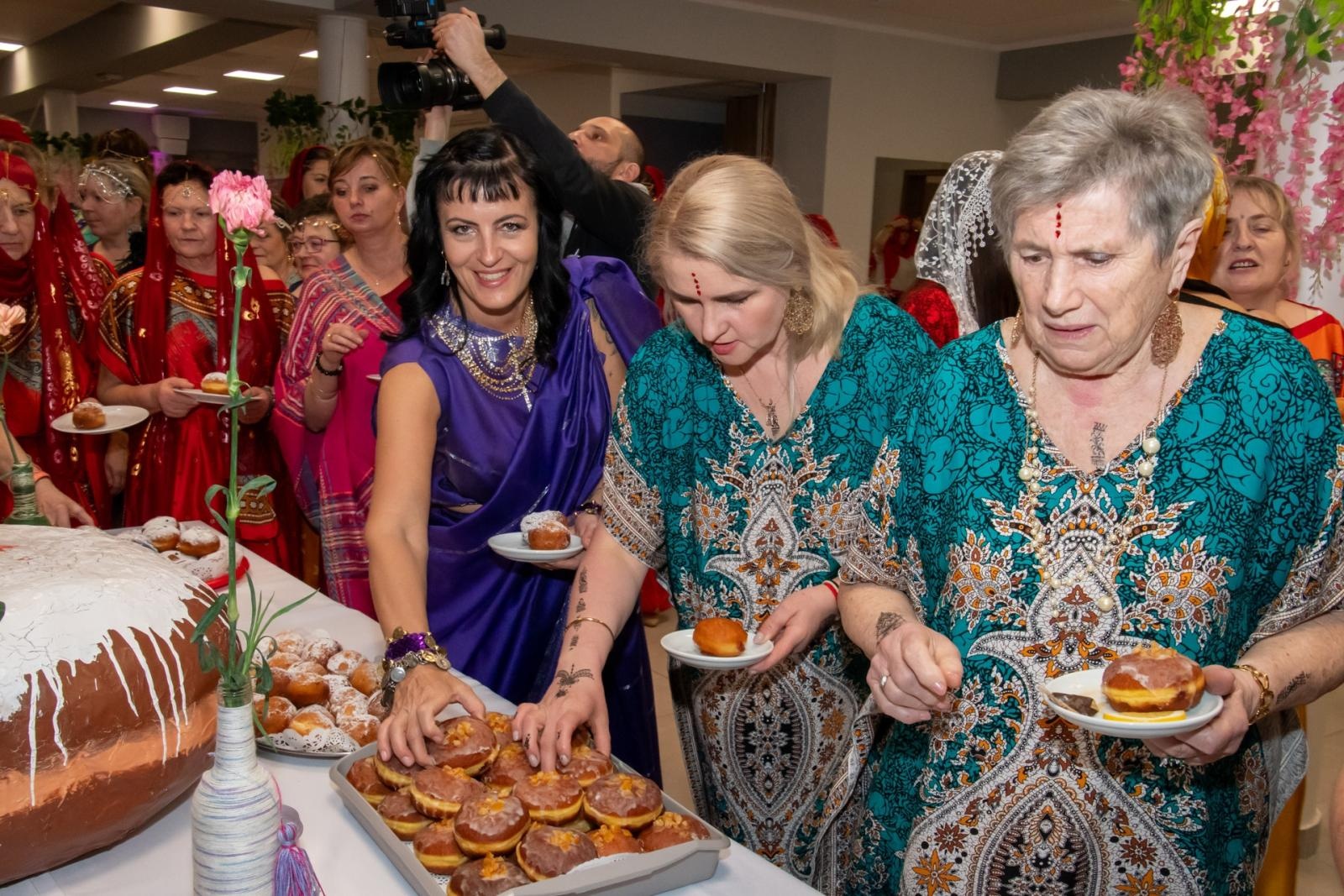 Zdjęcie w galerii na portalu naszraciborz.pl: W Tworkowie jak w Bollywood! Babski Comber w Roszarni [FOTO i WIDEO] wiadomości z regionu