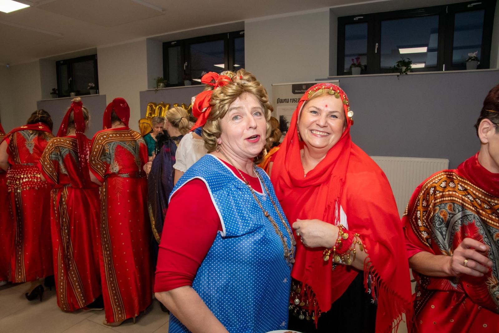 Zdjęcie w galerii na portalu naszraciborz.pl: W Tworkowie jak w Bollywood! Babski Comber w Roszarni [FOTO i WIDEO] wiadomości z regionu