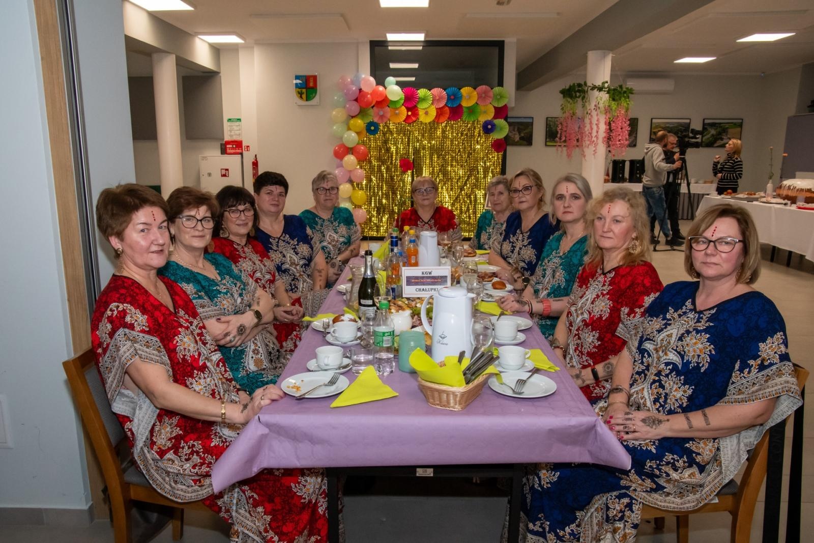 Zdjęcie w galerii na portalu naszraciborz.pl: W Tworkowie jak w Bollywood! Babski Comber w Roszarni [FOTO i WIDEO] wiadomości z regionu