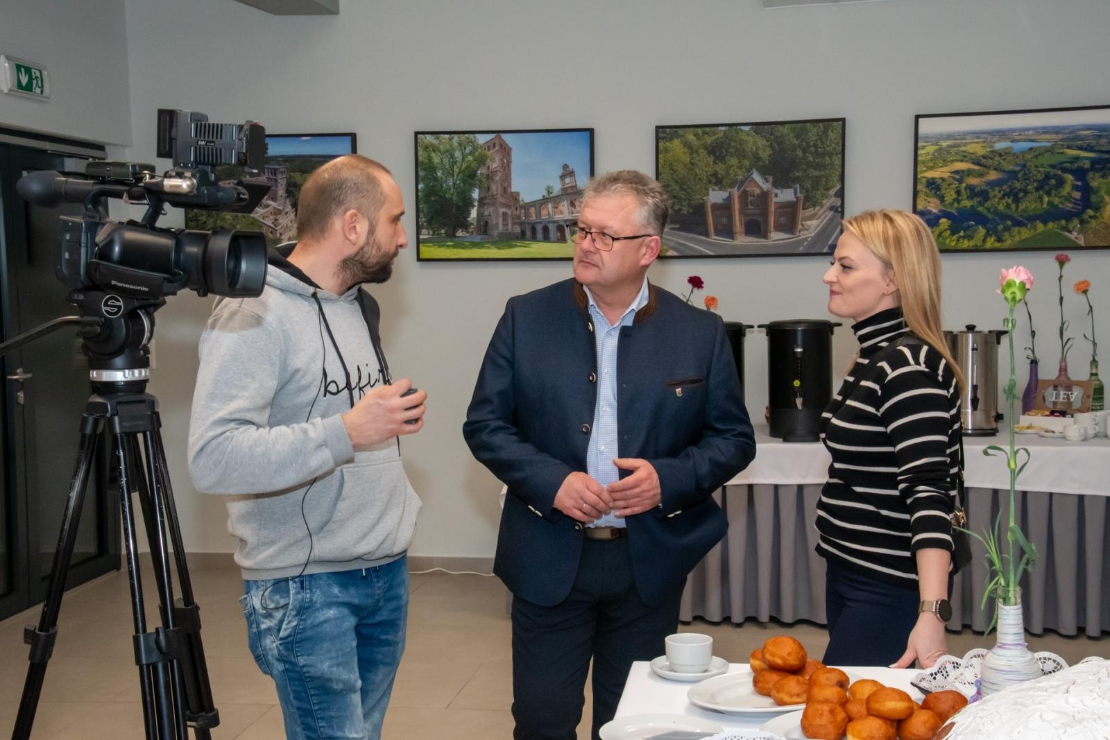 Zdjęcie w galerii na portalu naszraciborz.pl: W Tworkowie jak w Bollywood! Babski Comber w Roszarni [FOTO i WIDEO] wiadomości z regionu