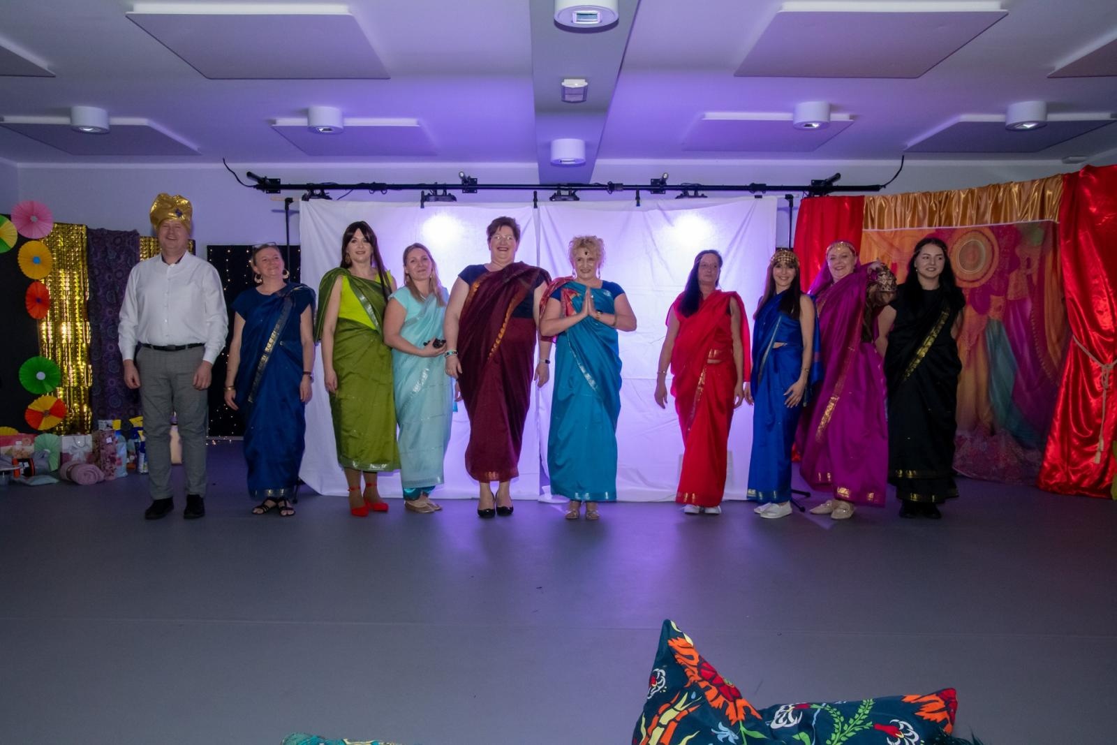 Zdjęcie w galerii na portalu naszraciborz.pl: W Tworkowie jak w Bollywood! Babski Comber w Roszarni [FOTO i WIDEO] wiadomości z regionu