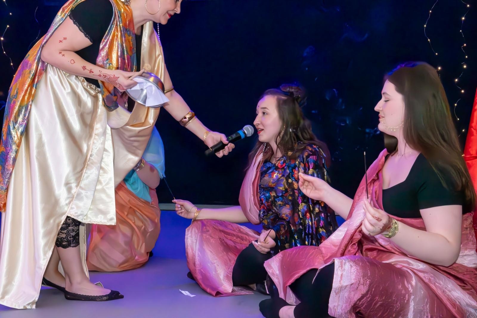 Zdjęcie w galerii na portalu naszraciborz.pl: W Tworkowie jak w Bollywood! Babski Comber w Roszarni [FOTO i WIDEO] wiadomości z regionu