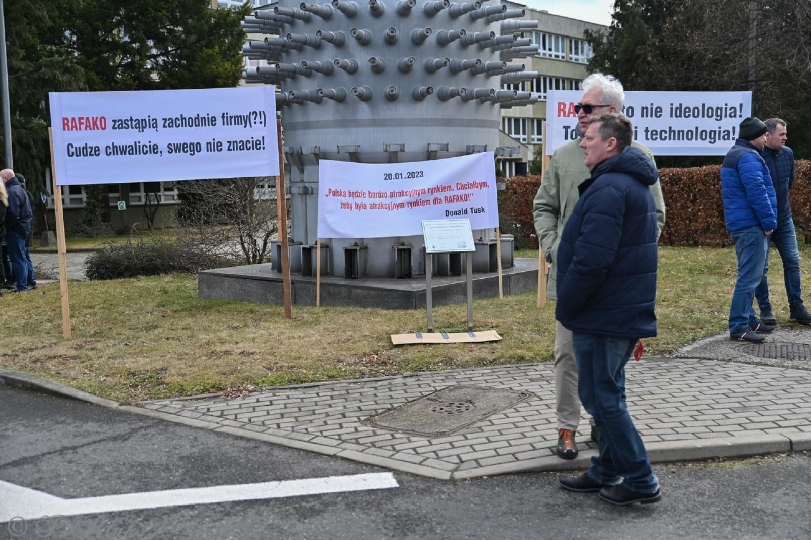 Zdjęcie w galerii na portalu naszraciborz.pl: Koniec Rafako. Tak ostatni pracownicy żegnają się ze spółką [WIDEO] wiadomości z regionu