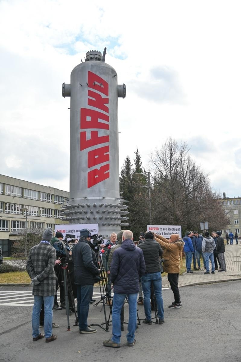 Zdjęcie w galerii na portalu naszraciborz.pl: Koniec Rafako. Tak ostatni pracownicy żegnają się ze spółką [WIDEO] wiadomości z regionu