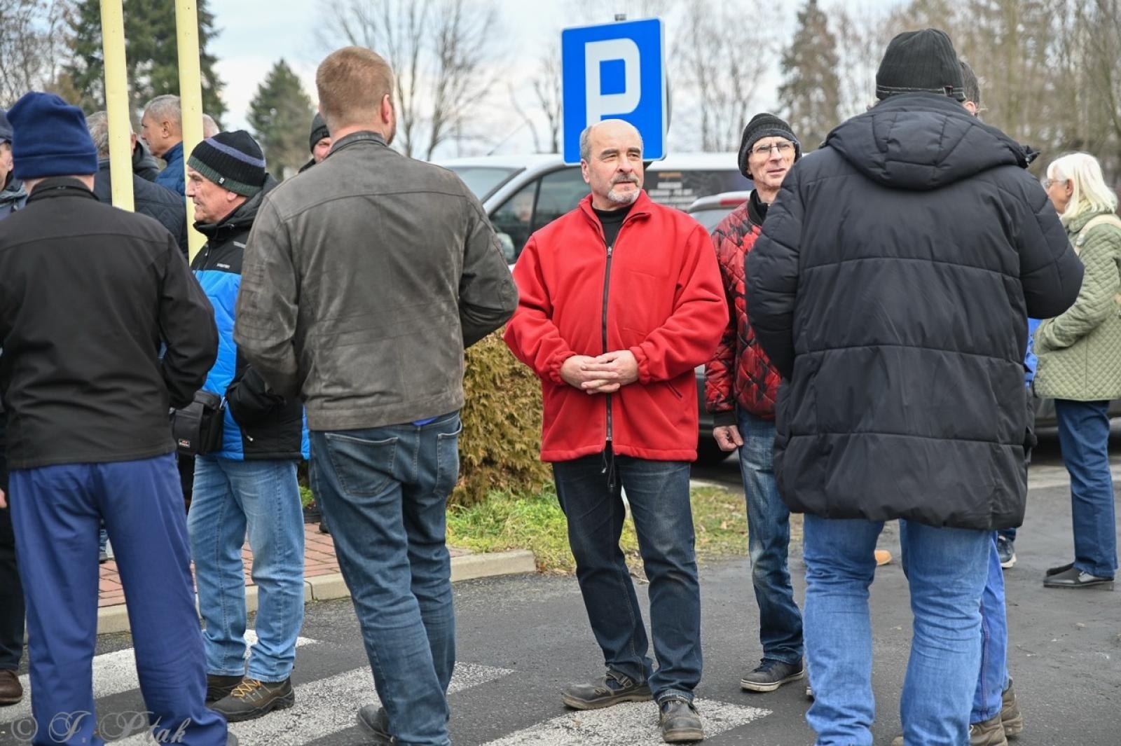 Zdjęcie w galerii na portalu naszraciborz.pl: Koniec Rafako. Tak ostatni pracownicy żegnają się ze spółką [WIDEO] wiadomości z regionu